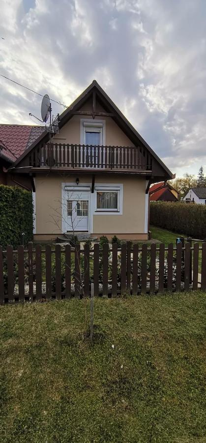 Kotnyek Nyaralo Villa Balatonkeresztúr Exteriör bild