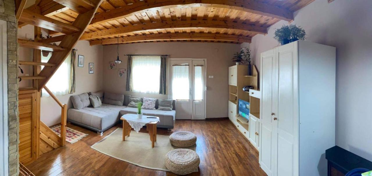 Kotnyek Nyaralo Villa Balatonkeresztúr Exteriör bild