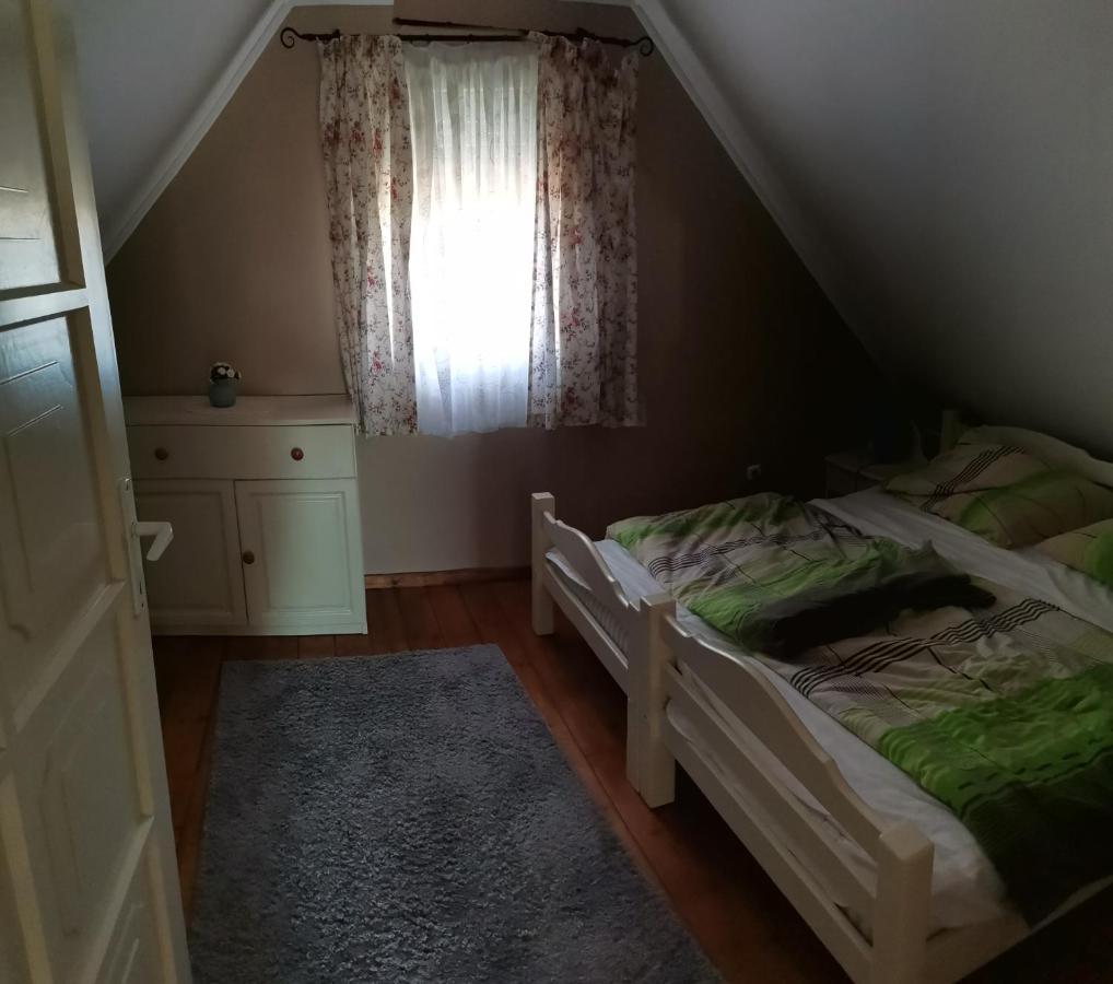 Kotnyek Nyaralo Villa Balatonkeresztúr Exteriör bild
